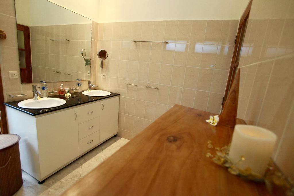 Villa Surgawi Lovina Exterior foto