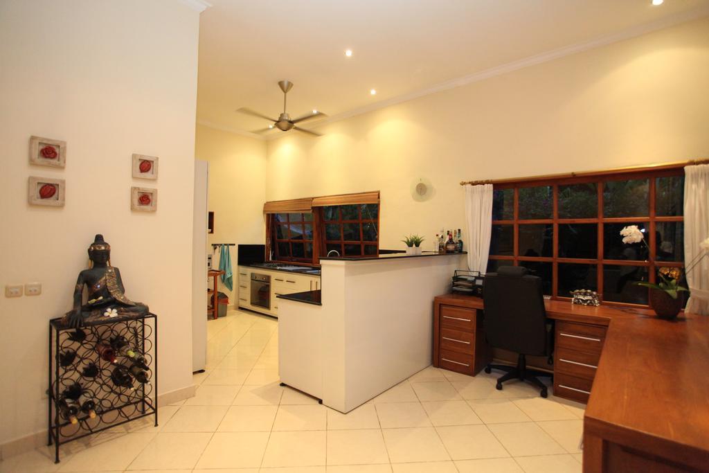 Villa Surgawi Lovina Exterior foto