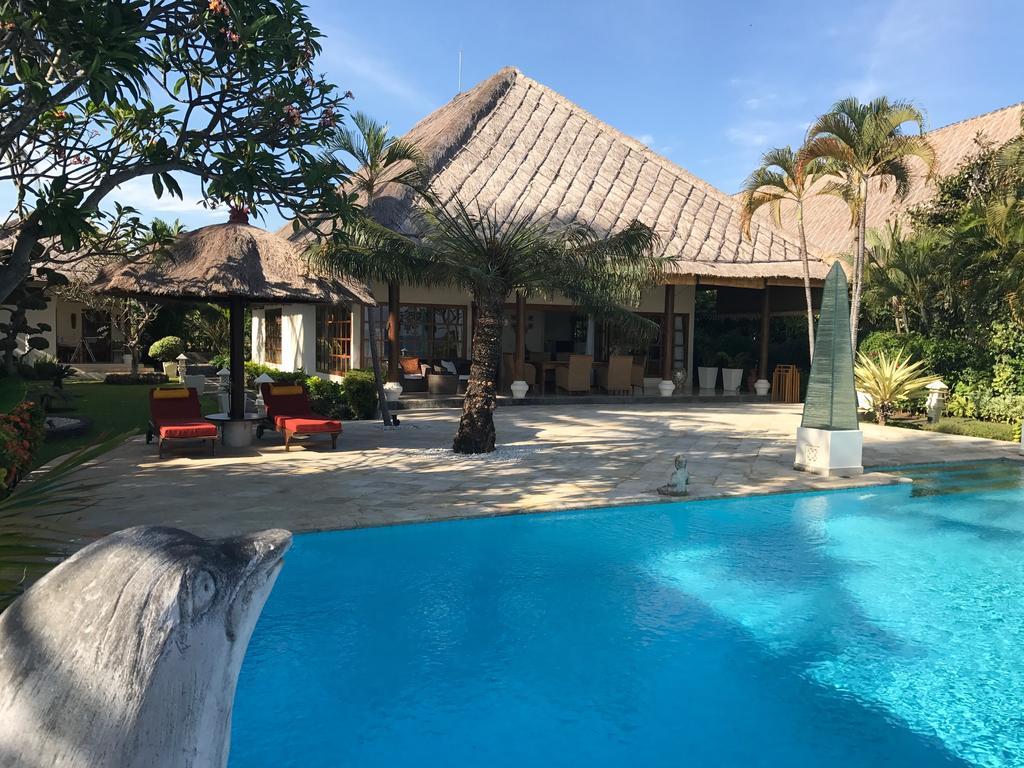 Villa Surgawi Lovina Exterior foto
